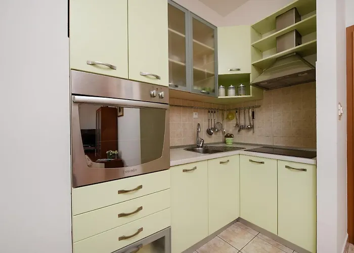 Lola Maria 2 * Задар